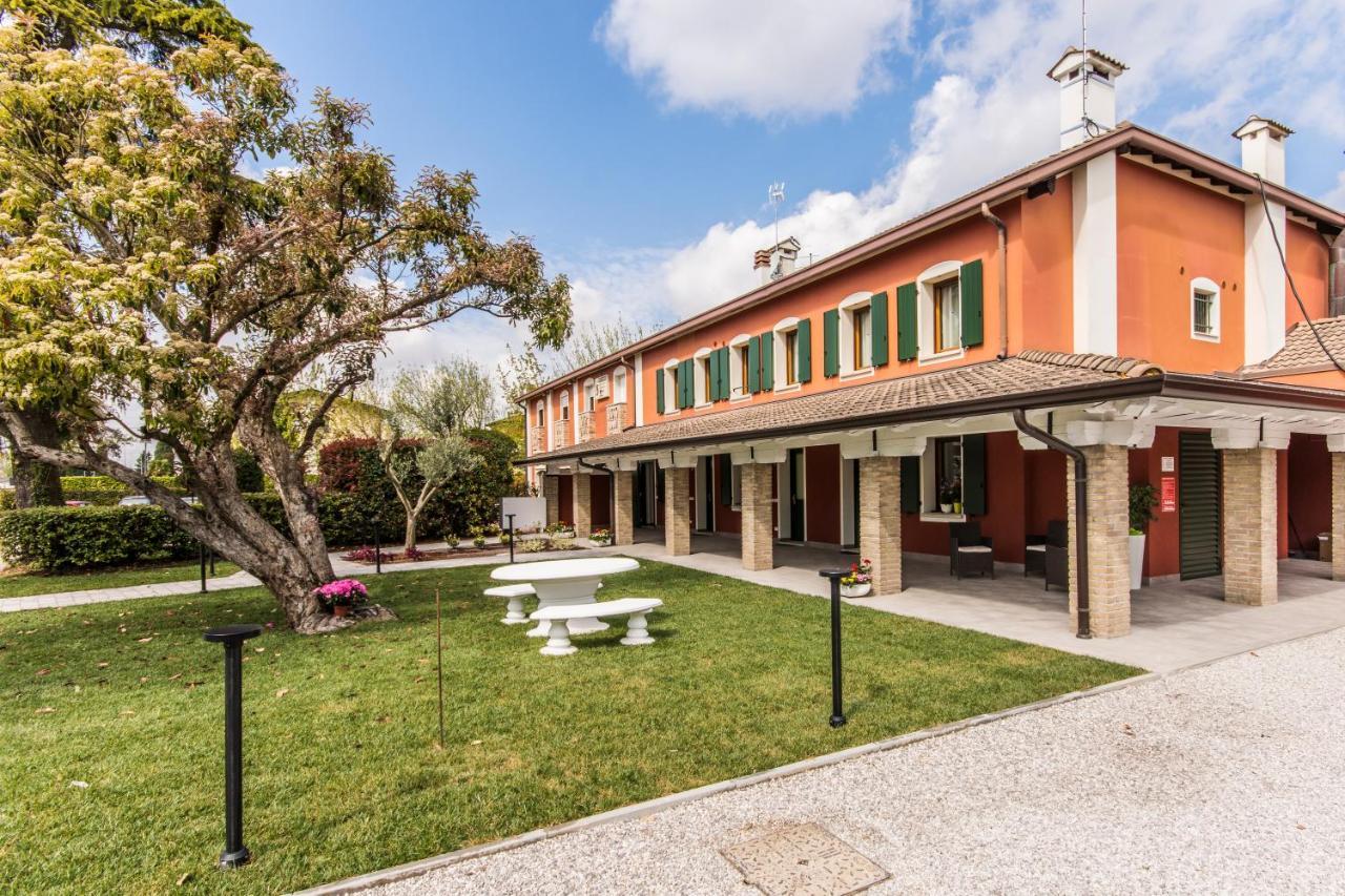 Hotel Residence - Il Giardino Del Cigno Latisana Extérieur photo