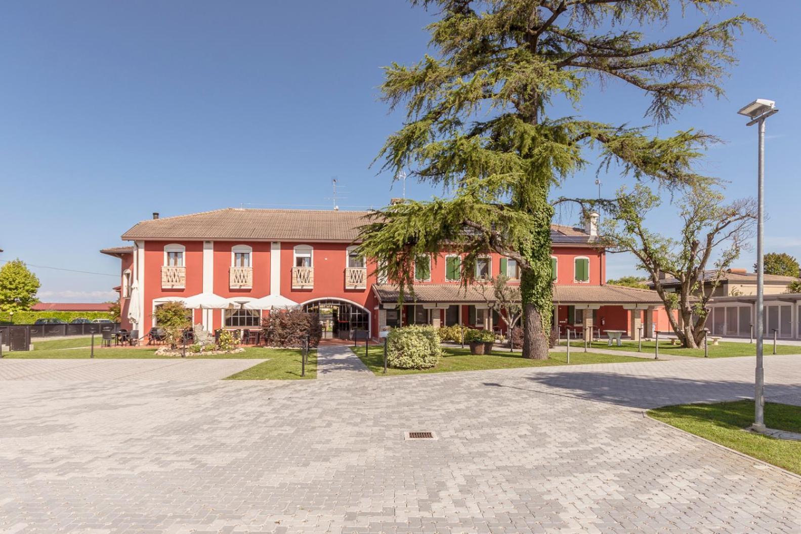 Hotel Residence - Il Giardino Del Cigno Latisana Extérieur photo